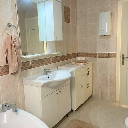 Guarantee Yourself A Wonderful In 3 Bed And Popular Community アパート *